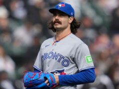 I problemi offensivi dei Blue Jays continuano nella sconfitta extra-inning contro i White Sox