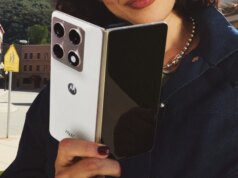 Il Razr Fold di Motorola è ufficiale e costa meno di 100 dollari rispetto al Galaxy Z Fold 7