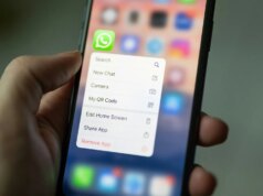 WhatsApp sta disconnettendo gli utenti dalla versione falsa creata dal produttore di spyware and adware