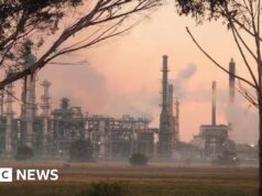 Incendio “senza precedenti” in una raffineria di petrolio australiana che compromette le forniture di petrolio del paese