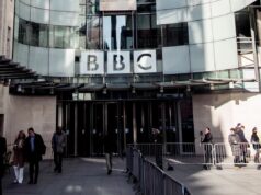 La BBC taglierà 2.000 posti di lavoro dopo una telefonata “selvaggia” con il personale