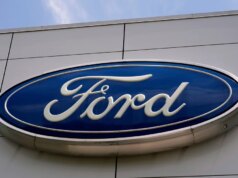 Ford richiama quasi 423.000 veicoli per problemi ai tergicristalli