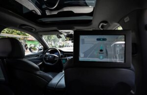 Rimanere bloccati all’interno di un robotaxi difettoso è una cosa completamente nuova di cui avere paura
