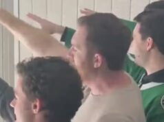 Quatre hommes pris à faire le salut nazi durante un match des Stars