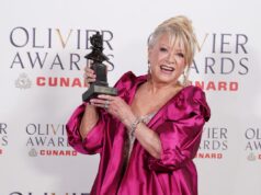 I Queen rendono omaggio a Elaine Paige come cantante premiata agli Olivier Awards