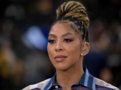 La leggenda del basket Candace Parker prende di mira Geno Auriemma dopo lo scontro con Daybreak Staley