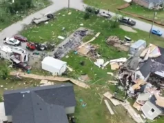 L’uomo cube "in realtà abbiamo sentito la casa sollevarsi un po’" mentre i twister attraversano gli Stati Uniti centrali