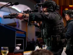 Il direttore dei servizi segreti interrogato dai legislatori sulla sicurezza dopo l’attacco a cena dei corrispondenti