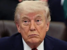 Trump afferma che gli Stati Uniti hanno sequestrato una nave iraniana, l’Iran chiude lo Stretto di Hormuz, il cessate il fuoco sta per scadere