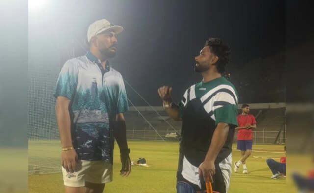 cdjp0pro_rishabh-pant-yuvraj-singh_625x300_03_April_26.jpg