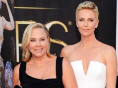 Charlize Theron racconta la notte in cui sua madre uccise suo padre quando aveva 15 anni