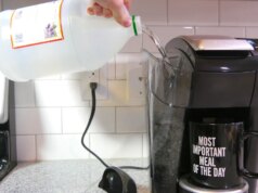 Fermare! Non preparare un’altra tazza finché non avrai finalmente pulito il tuo Keurig