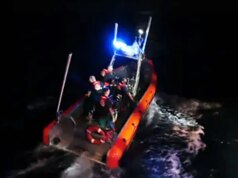 La guardia costiera sequestra oltre 4.500 libbre di cocaina per un valore di 34 milioni di dollari da una presunta nave narcoterrorista a Pasqua