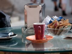 Gli edulcoranti a zero calorie potrebbero alterare i geni delle generazioni successive, avverte un nuovo studio