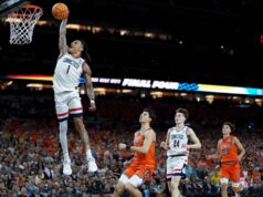 L’UConn evita l’Illinois per avanzare al terzo campionato nazionale in quattro anni