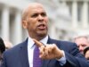 GUARDA: Cory Booker lancia un infuocato appello ai “soldati di fanteria” alla conferenza democratica del Michigan