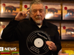 Tutto l’amore per la star dei Led Zeppelin ha ricevuto una targa