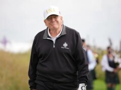 Statua d’oro di Donald Trump installata a Doral prima del ritorno del PGA Tour sul campo da golf del presidente
