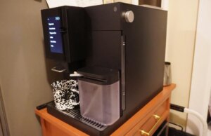 Non collegare questi 7 comuni gadget domestici a una prolunga, secondo un elettricista