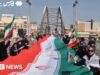 Gli iraniani formano catene umane sui ponti e sulle centrali elettriche