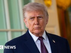 Trump afferma che gli Stati Uniti non revocheranno il blocco di Hormuz finché non sarà raggiunto un accordo con l’Iran