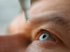 Controlla il tuo armadietto dei medicinali per queste bottiglie di collirio dopo aver richiamato milioni di persone