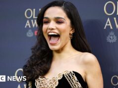 Tappeto rosso degli Olivier Awards: le star arrivano per la serata più importante del teatro