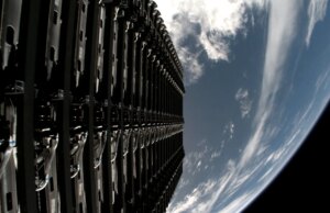 Le nuove regole FCC sui satelliti potrebbero migliorare la capacità di Starlink in misura sorprendente
