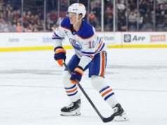 Trent Frederic degli Oilers tornerà in formazione contro i Blackhawks