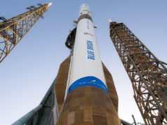 Blue Origin è autorizzata a far volare il mega-razzo New Glenn dopo l’incidente di aprile
