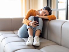 Metà della generazione Z è preoccupata o ansiosa per l’impatto dell’intelligenza artificiale sull’occupazione: sondaggio