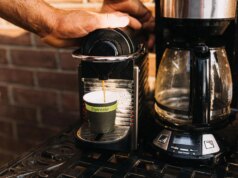 Stai sbagliando: 10 esperti classificano i modi migliori (e peggiori) per preparare il caffè