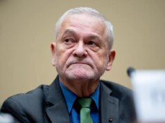 Ex consigliere senior del NIAID incriminato per i dati relativi al COVID-19