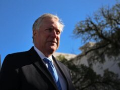 Meadows chiede il rimborso al Dipartimento di Giustizia per le spese legali derivanti dalle indagini relative a Trump