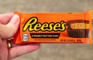 Hershey cube che tornerà alla classica ricetta di Reese dopo il contraccolpo