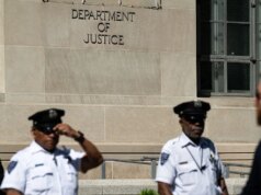 Il Dipartimento di Giustizia prepara fino a 3,5 miliardi di dollari in sovvenzioni per le forze dell’ordine, un anno dopo i forti tagli