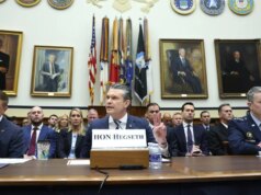 Hegseth viene interrogato sulla strategia complessiva di guerra contro l’Iran