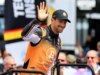 La PETA non è contenta del pilota IndyCar Romain Grosjean dopo un chook strike durante i check