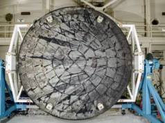 Domani l’equipaggio lunare della NASA raggiungerà le 25.000 miglia orarie. Non è questa la parte più spaventosa.