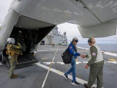 Gli astronauti dell’Artemis II ammarano dopo la prima missione sulla Luna in più di 50 anni