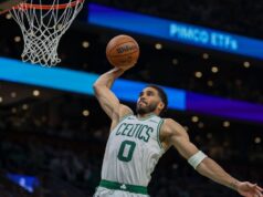 Jayson Tatum guida i Celtics alla sconfitta dei 76ers nell’apertura della serie