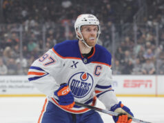 McDavid e Draisaitl saltano gli allenamenti degli Oilers prima di Gara 4 contro i Geese