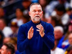 L’UNC assumerà Michael Malone come prossimo allenatore di basket maschile dopo aver licenziato Hubert Davis: rapporto