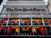 Il giornalista del New York Instances perde il lavoro per le foto della vasca idromassaggio, l’allenatore della NFL no: la solita vecchia storia del doppio normal