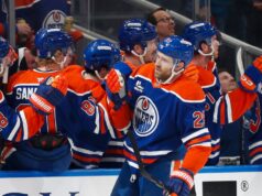 Gli Oilers inseguono Lukas Dostal con tre gol veloci