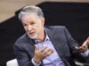 Il co-fondatore e presidente di Netflix Reed Hastings lascerà il consiglio di amministrazione