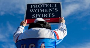 GUARDA: L’udienza scoppia dopo che il presidente democratico cerca di eludere le fatture del GOP sugli sport transgender: “Sono pietrificati”