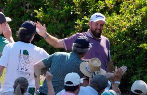 Shane Lowry fa buca in uno al Masters per mettersi improvvisamente in lizza per la giacca verde