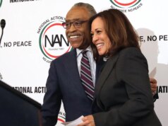Al Sharpton pubblicizza Kamala Harris come “forza potente nella comunità nera” tra i potenziali candidati democratici al 2028