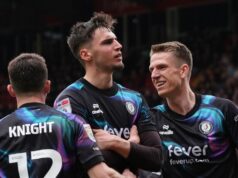 Hodgson inizia la vita al Bristol Metropolis con una vittoria